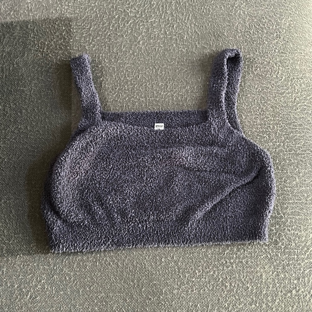 Uniqlo top